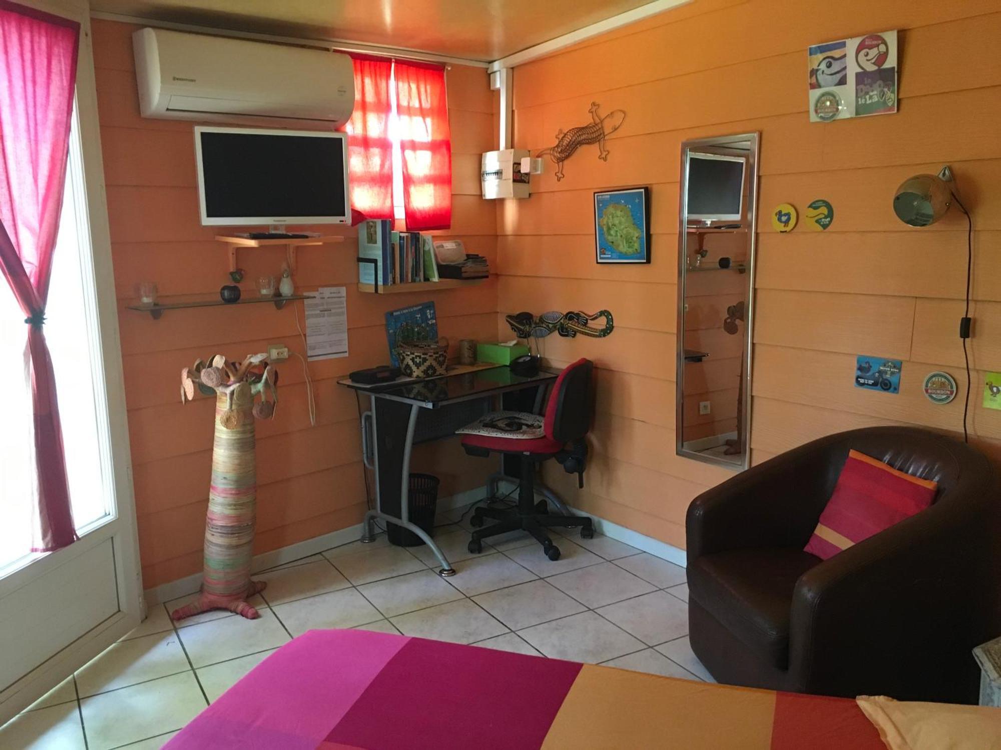 Maison Joss Studio Proche Aeroport Sainte Clotilde Exterior photo
